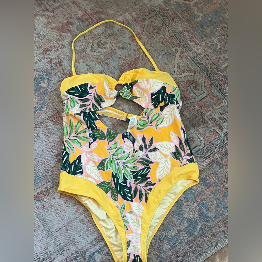 SIX Swimsuits - NWT One Piece Swimsuits - Picture 9 of 14